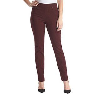 Women’s Gloria Vanderbilt Avery Pull-on Straight Leg Jeans – Size 12